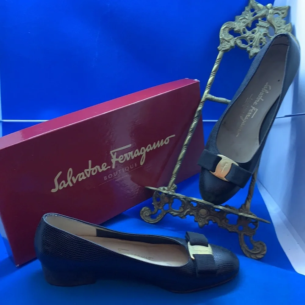 Salvatore Ferragamo croc embossed Black leather with‎ bow shoes
